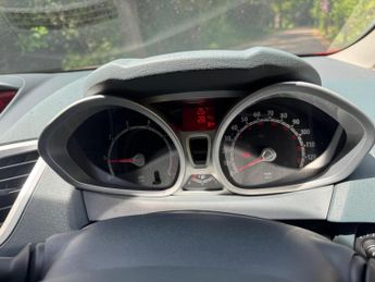 FORD FIESTA 1.4 Zetec 5dr