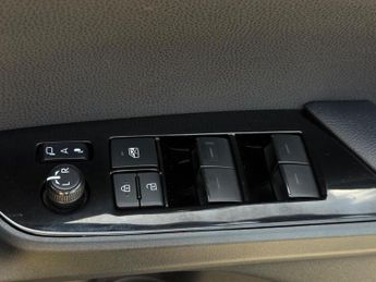 TOYOTA PRIUS 1.8 VVT-h Active Hatchback 5dr Petrol Hybrid CVT Euro 6 (s/s) (1