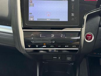 HONDA FIT Hybrid Automatic 1.5 Euro5 5dr