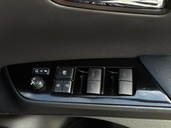 TOYOTA PRIUS 1.8 VVT-h Active Hatchback 5dr Petrol Hybrid CVT Euro 6 (s/s) (1