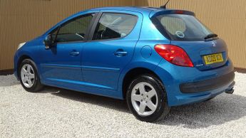 PEUGEOT 207 1.4 VTi Sport