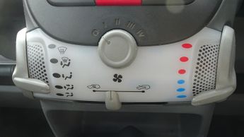 TOYOTA AYGO 1.0 VVT-i Ice