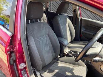 FORD FIESTA 1.0 T EcoBoost Titanium