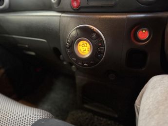 NISSAN CUBE Rider Automatic 1.4 Petrol