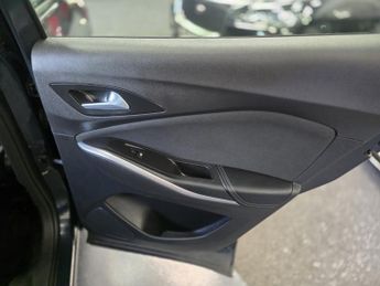 VAUXHALL GRANDLAND X 1.6 Turbo D BlueInjection SE