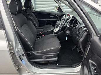 KIA VENGA 1.6 2