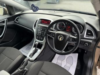 VAUXHALL ASTRA 2.0 CDTi SRi