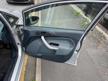 FORD FIESTA 1.4 Zetec