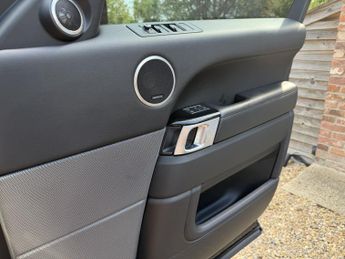 LAND ROVER RANGE ROVER SPORT 3.0 SD V6 HSE