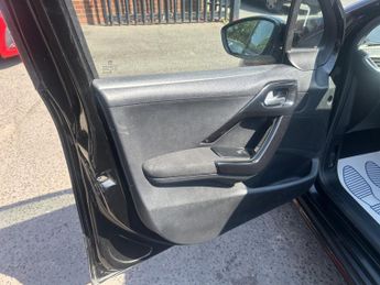 PEUGEOT 208 1.2 PureTech Active