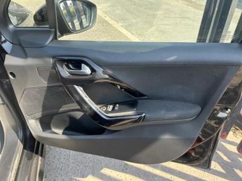 PEUGEOT 208 1.2 PureTech Active