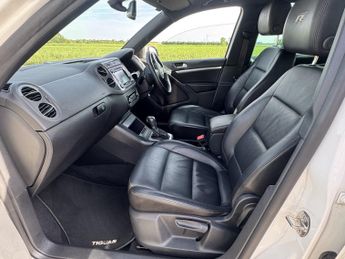 VOLKSWAGEN TIGUAN 2.0 TDI BlueMotion Tech R-Line