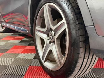 MERCEDES-BENZ GLA 2.1 GLA220d AMG Line