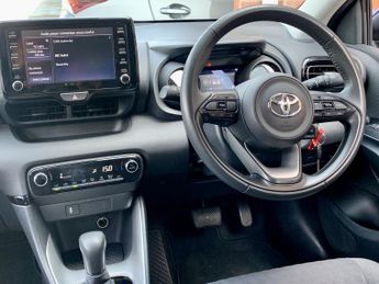 TOYOTA YARIS 1.5 VVT-h Design