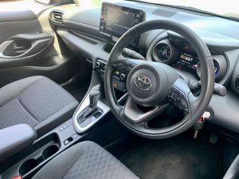 TOYOTA YARIS 1.5 VVT-h Design