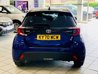 TOYOTA YARIS 1.5 VVT-h Design