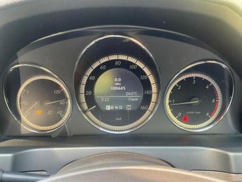 MERCEDES-BENZ C CLASS 2.1 C250 CDI BlueEfficiency Elegance Auto Euro 5 4dr