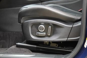 JAGUAR E-PACE 1.5 P300e 12.17kWh R-Dynamic SE