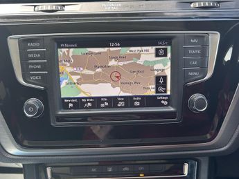 VOLKSWAGEN TOURAN 2.0 TDI BlueMotion Tech SE Family