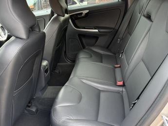 VOLVO XC60 2.4 SE Lux D4 AWD (181hp)