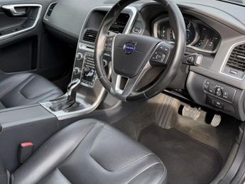 VOLVO XC60 2.4 SE Lux D4 AWD (181hp)