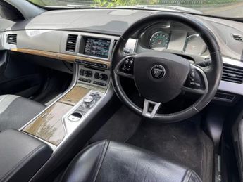 JAGUAR XF 2.2d Premium Luxury Auto Euro 5 (s/s) 4dr