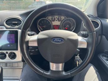 FORD FOCUS 1.6 Zetec 5dr Auto
