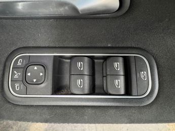 MERCEDES-BENZ A CLASS 1.3 A180 AMG Line Edition (Executive) 7G-DCT Euro 6 (s/s) 4dr