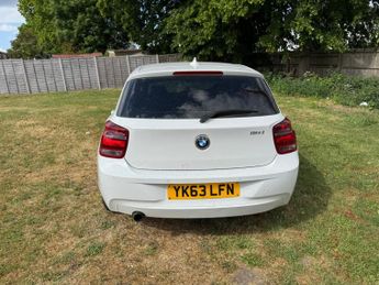 BMW 1 SERIES 1.6 116i SE 5-door