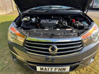 SSANGYONG TURISMO 2.2 D EX