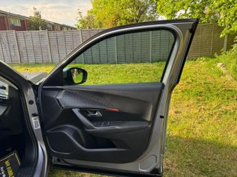PEUGEOT 2008 1.2 PureTech Active