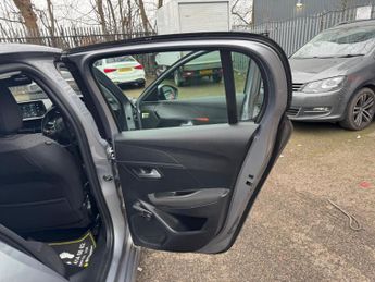 PEUGEOT E-208 50kWh Active