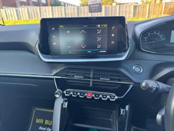 PEUGEOT E-208 50kWh Active