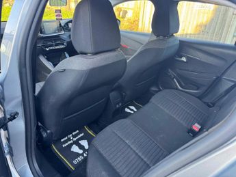 PEUGEOT E-208 50kWh Active