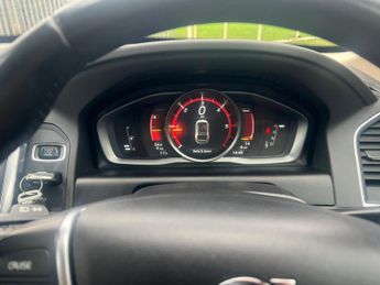 VOLVO XC60 2.0 SE Nav D4