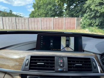 BMW 3 SERIES GRAN TURISMO 2.0 320i Luxury