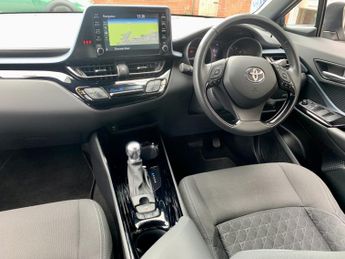 TOYOTA C-HR 1.8 VVT-h Design