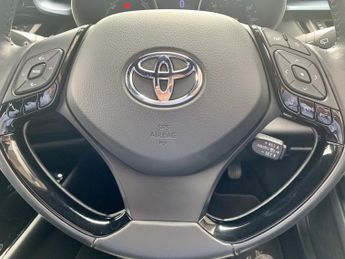 TOYOTA C-HR 1.8 VVT-h Design