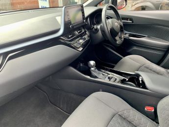 TOYOTA C-HR 1.8 VVT-h Design