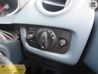 FORD FIESTA 1.4 Titanium 1 Owner, 5 doors, Aircon, Bluetooth, Cruise