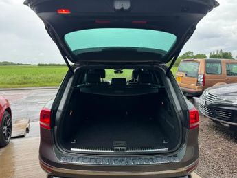 VOLKSWAGEN TOUAREG 3.0 TDI V6 R-Line