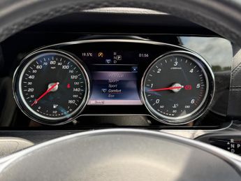 MERCEDES-BENZ E CLASS 2.0 E220d AMG Line