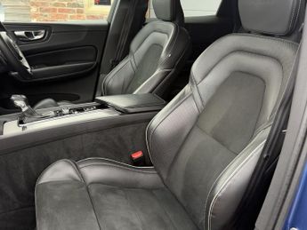 VOLVO XC60 2.0 R-Design Pro T5 AWD