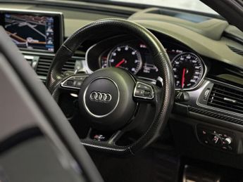AUDI RS6 AVANT 4.0 TFSI V8 Performance