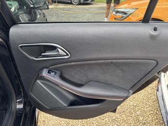 MERCEDES-BENZ A CLASS 2.1 A200d AMG Line