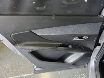 PEUGEOT 5008 1.6 BlueHDi Allure