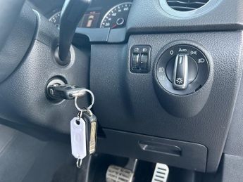 VOLKSWAGEN TIGUAN 2.0 TDI BlueMotion Tech R-Line