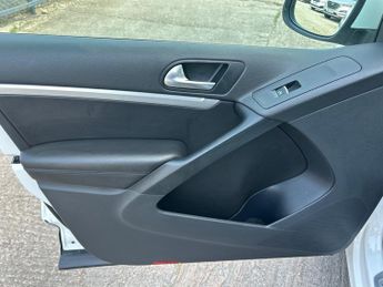VOLKSWAGEN TIGUAN 2.0 TDI BlueMotion Tech R-Line