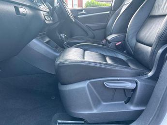 VOLKSWAGEN TIGUAN 2.0 TDI BlueMotion Tech R-Line