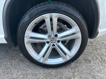 VOLKSWAGEN TIGUAN 2.0 TDI BlueMotion Tech R-Line
